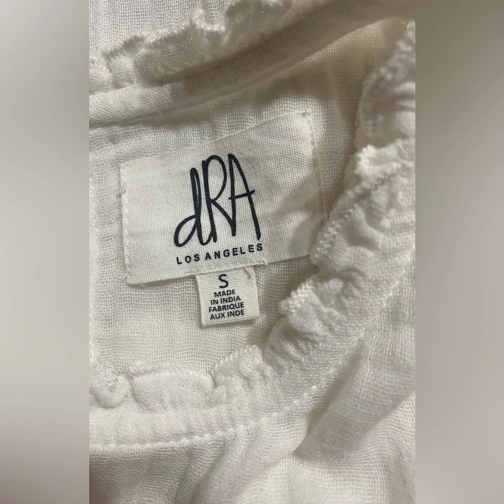 dRA Flutter Sleeve Eyelet Detail Blouse Size Small in White - Picture 4 of 5